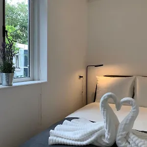 Apartment New City Garden View 5min Tu Central Bentley Utopia, Delft